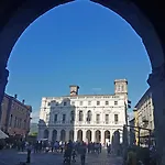 Donizetti Royal بيت ضيافة بيرغامو